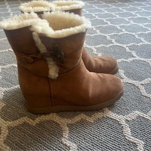 Ugg Femme Toggle wedge chestnut bootie- size 9